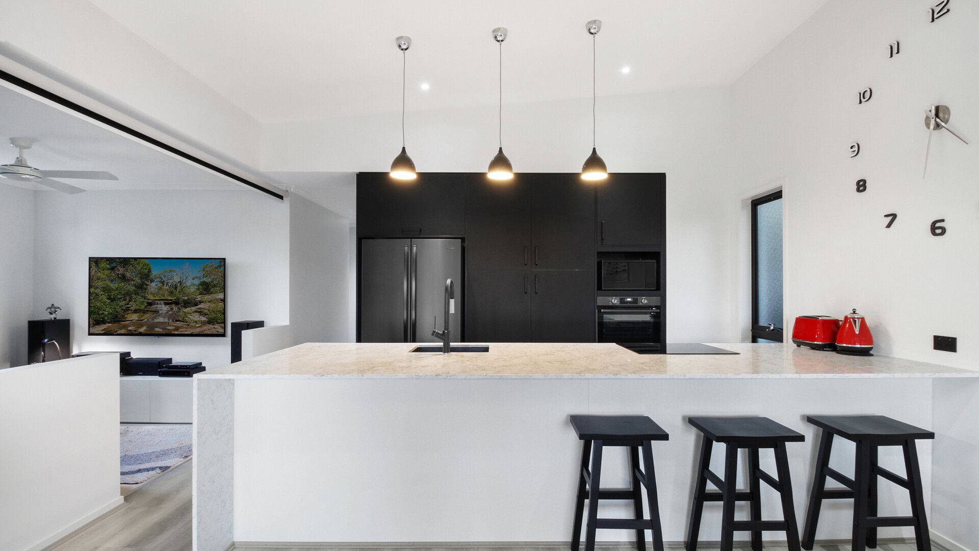 17 Sunshine Crescent, Caloundra West QLD 4551 - photo 2