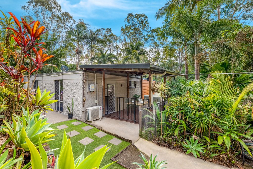 26 Reservoir Road, Landsborough QLD 4550 - photo 2
