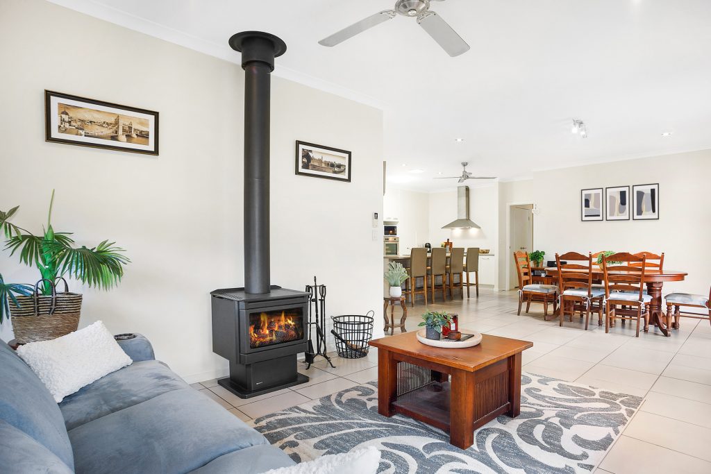 6 Mangrove Street, Beerwah QLD 4519 - photo 4