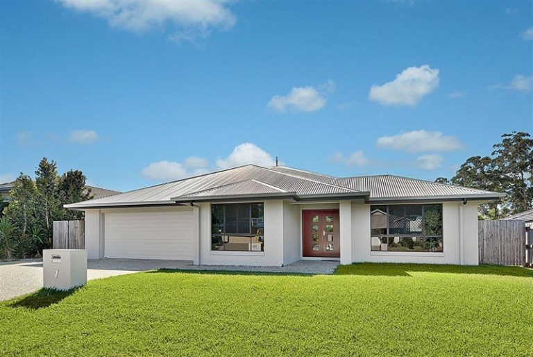 7 Whistler Place, Beerwah QLD 4519 - photo 2
