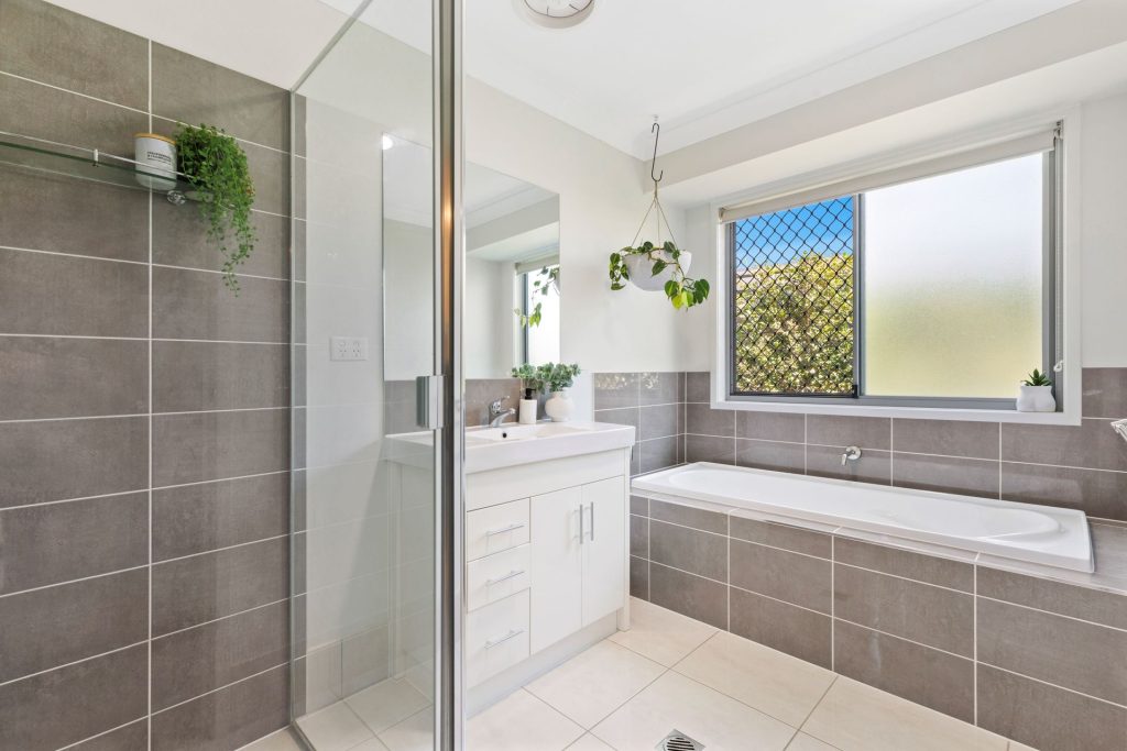 1 Lloyd Street, Beerwah QLD 4519 - photo 10