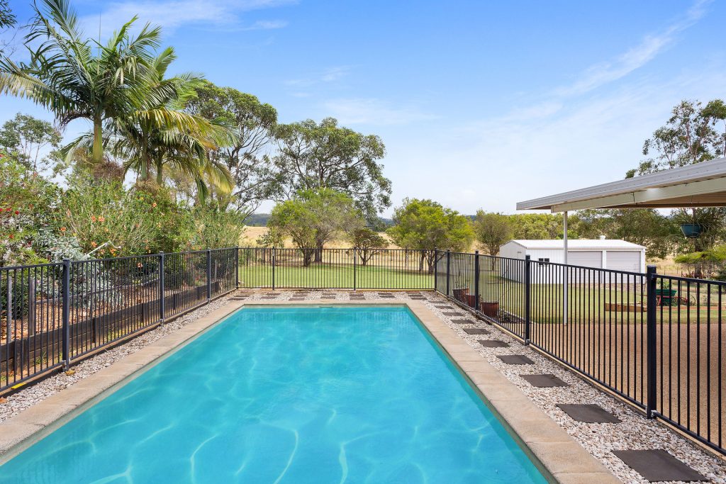 12 Kate Court, Beerwah QLD 4519 - photo 3