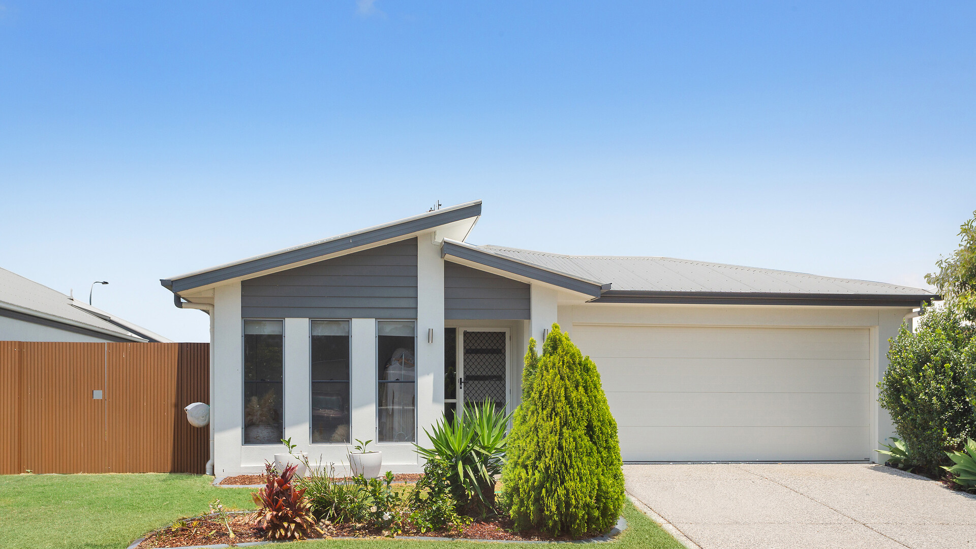 8 Henning Crescent, Meridan Plains QLD 4551 - photo 2