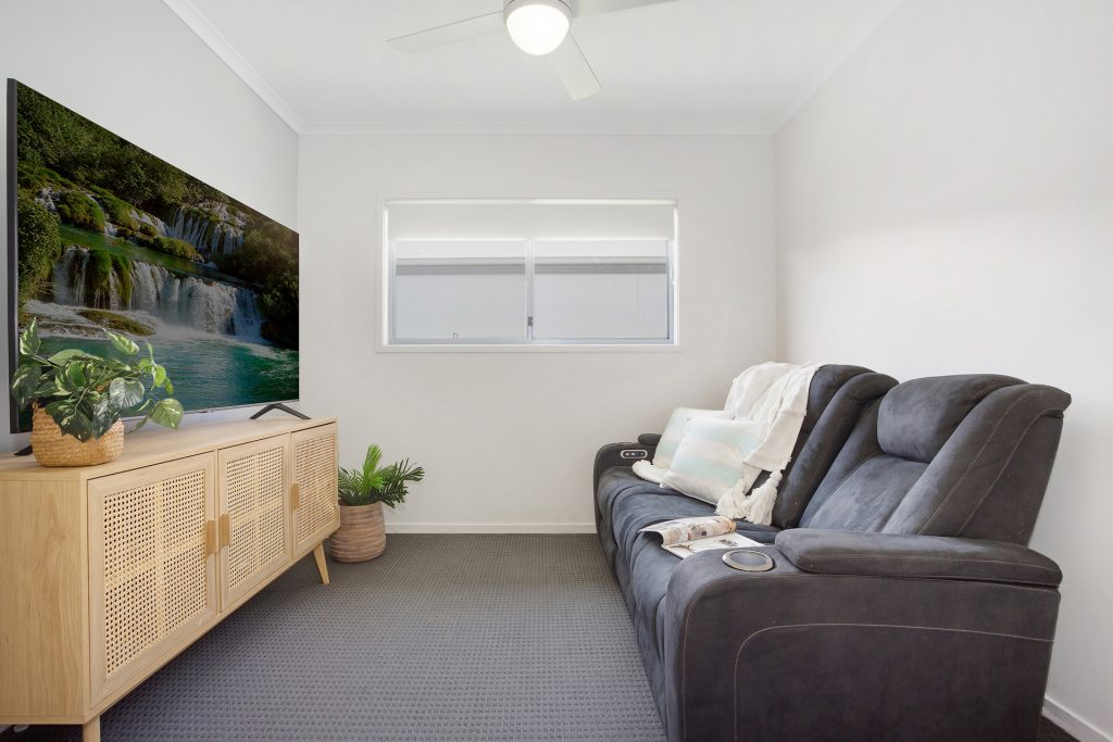 8 Henning Crescent, Meridan Plains QLD 4551 - photo 6