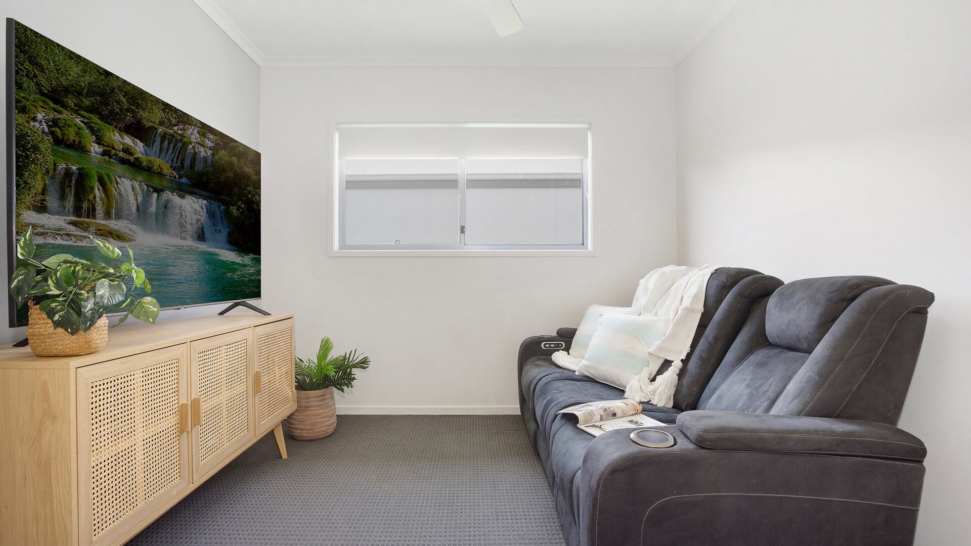 8 Henning Crescent, Meridan Plains QLD 4551 - photo 6
