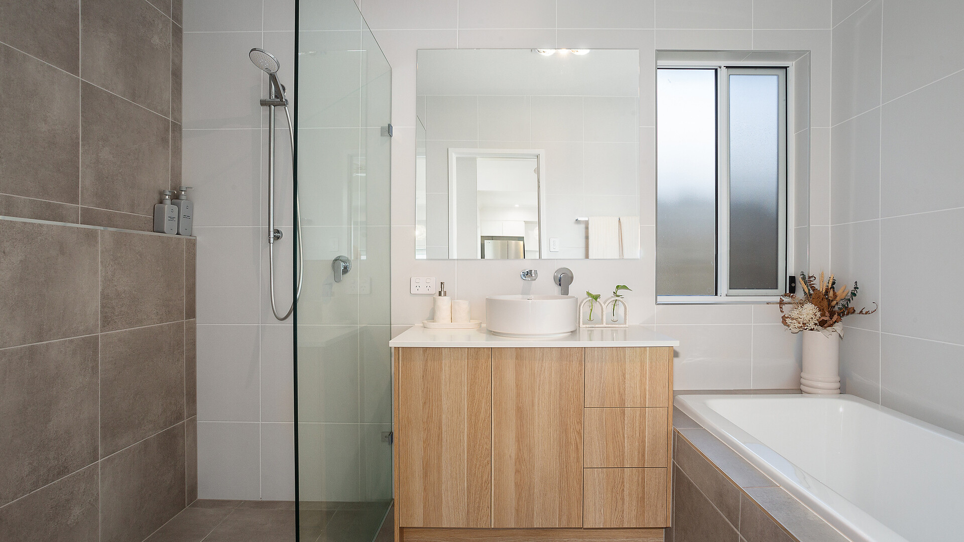 Sold - 1 Jasmine Avenue - New Property in Nirimba - Real Estate by Phil Hermans