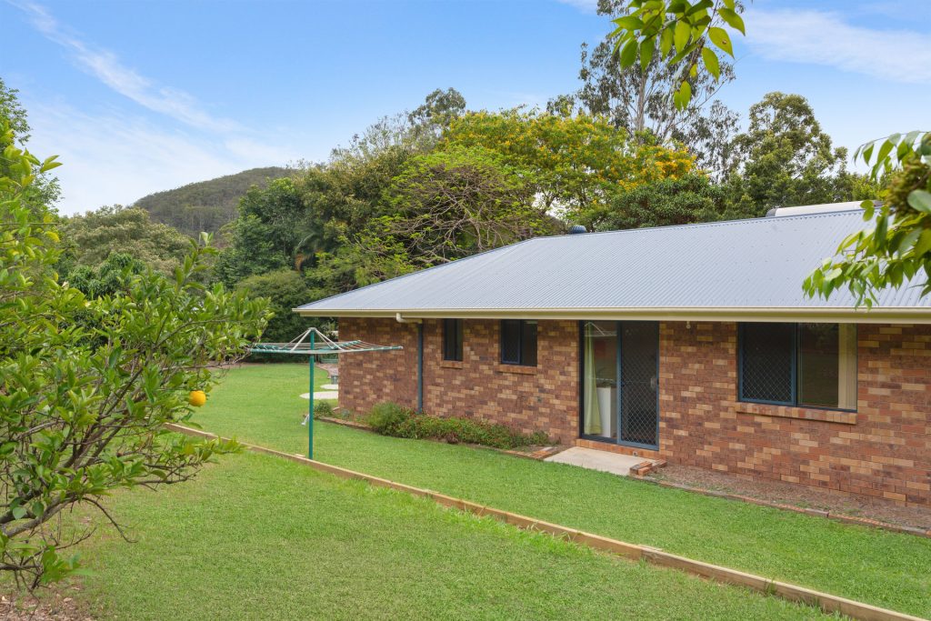 5 Henry Court, Glass House Mountains QLD 4518 - photo 12