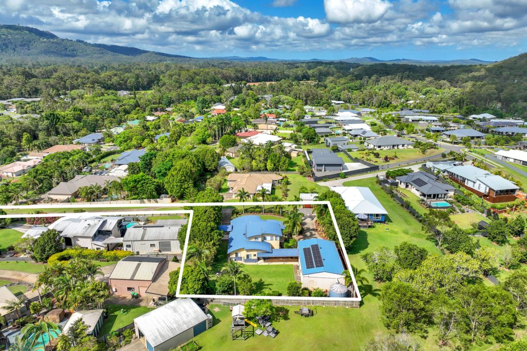 12 Toriana Place, Beerwah QLD 4519 - photo 16