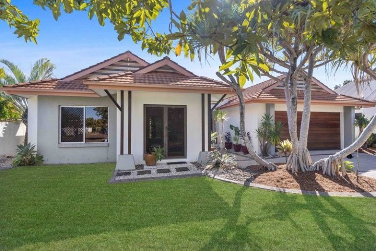 18 Madagascar Court, Kawana Island QLD 4575 - photo 2