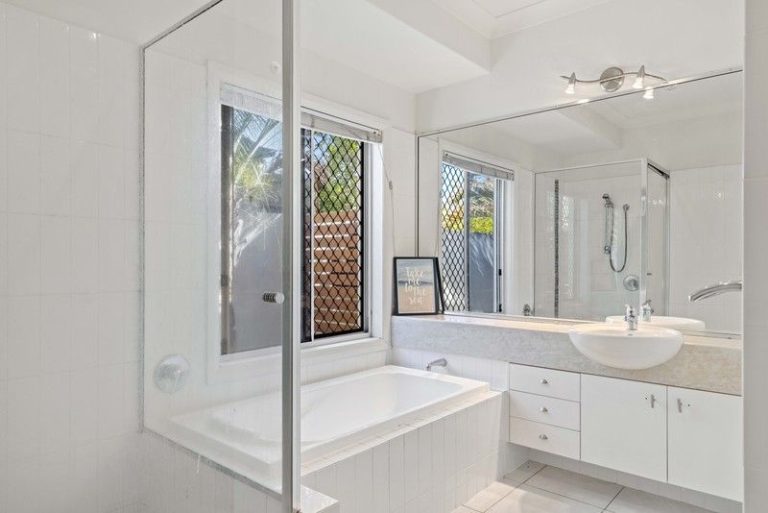 18 Madagascar Court, Kawana Island QLD 4575 - photo 14