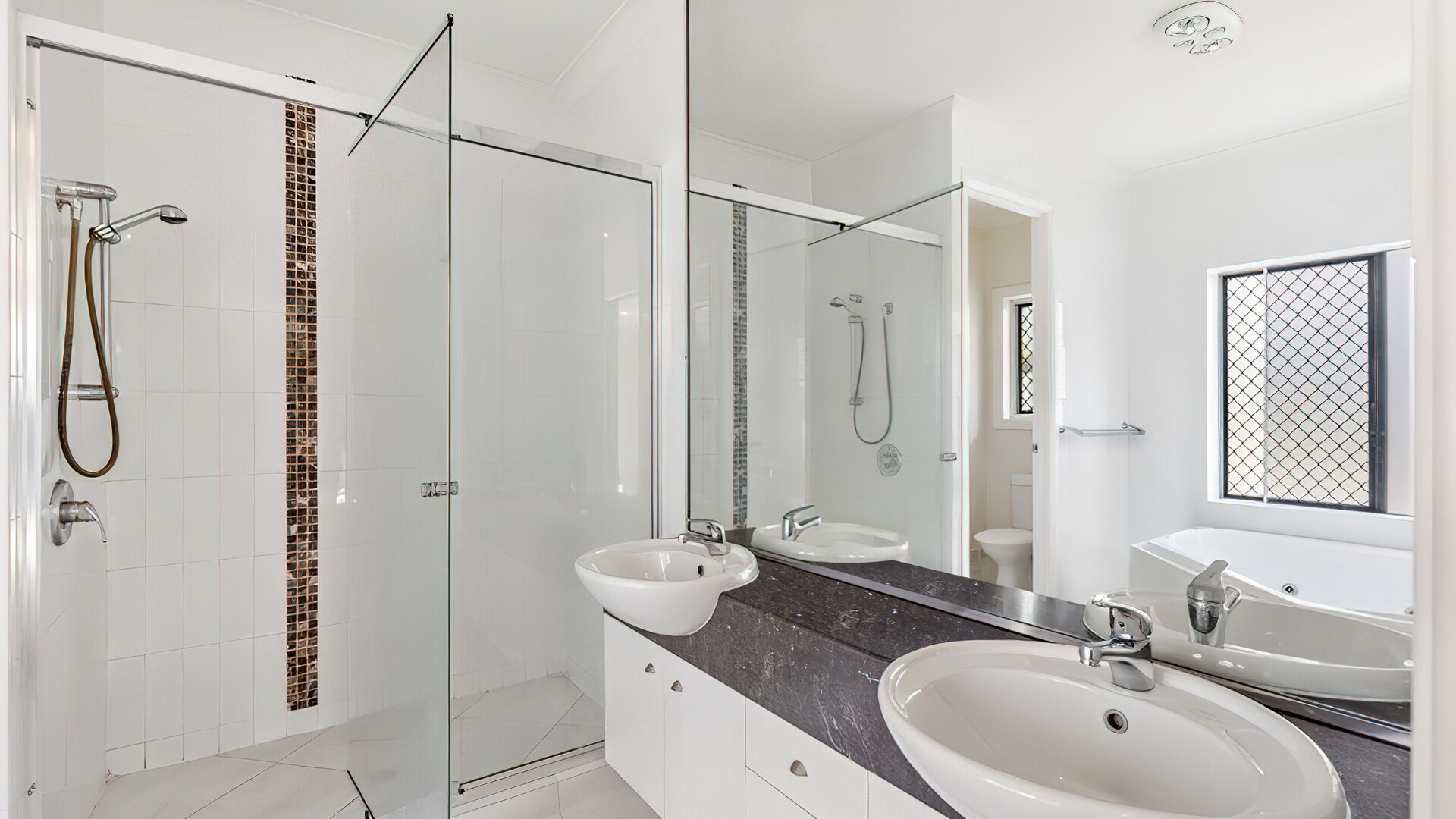 18 Madagascar Court, Kawana Island QLD 4575 - photo 10