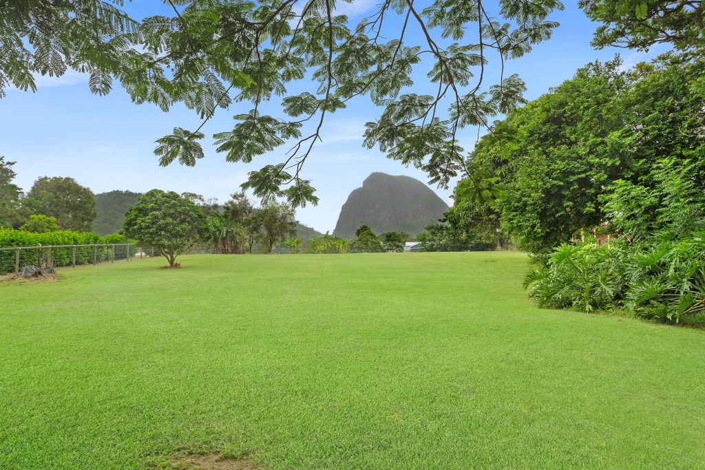 32 Hillside Road, Glass House Mountains QLD 4518 - photo 11