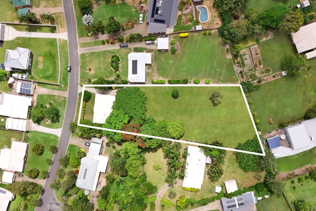 32 Hillside Road, Glass House Mountains QLD 4518 - photo 15