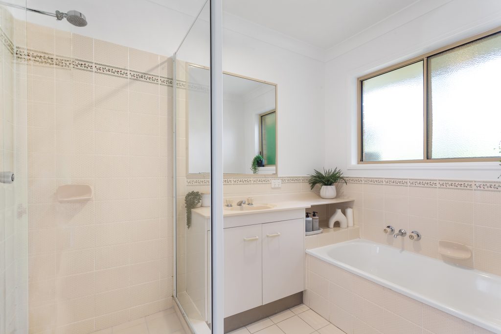 32 Hillside Road, Glass House Mountains QLD 4518 - photo 9