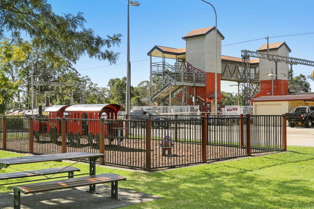 2/26 Myla Road, Landsborough QLD 4550 - photo 10