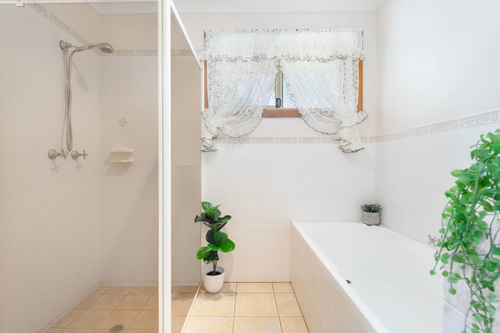 7 Henry Court, Glass House Mountains QLD 4518 - photo 7