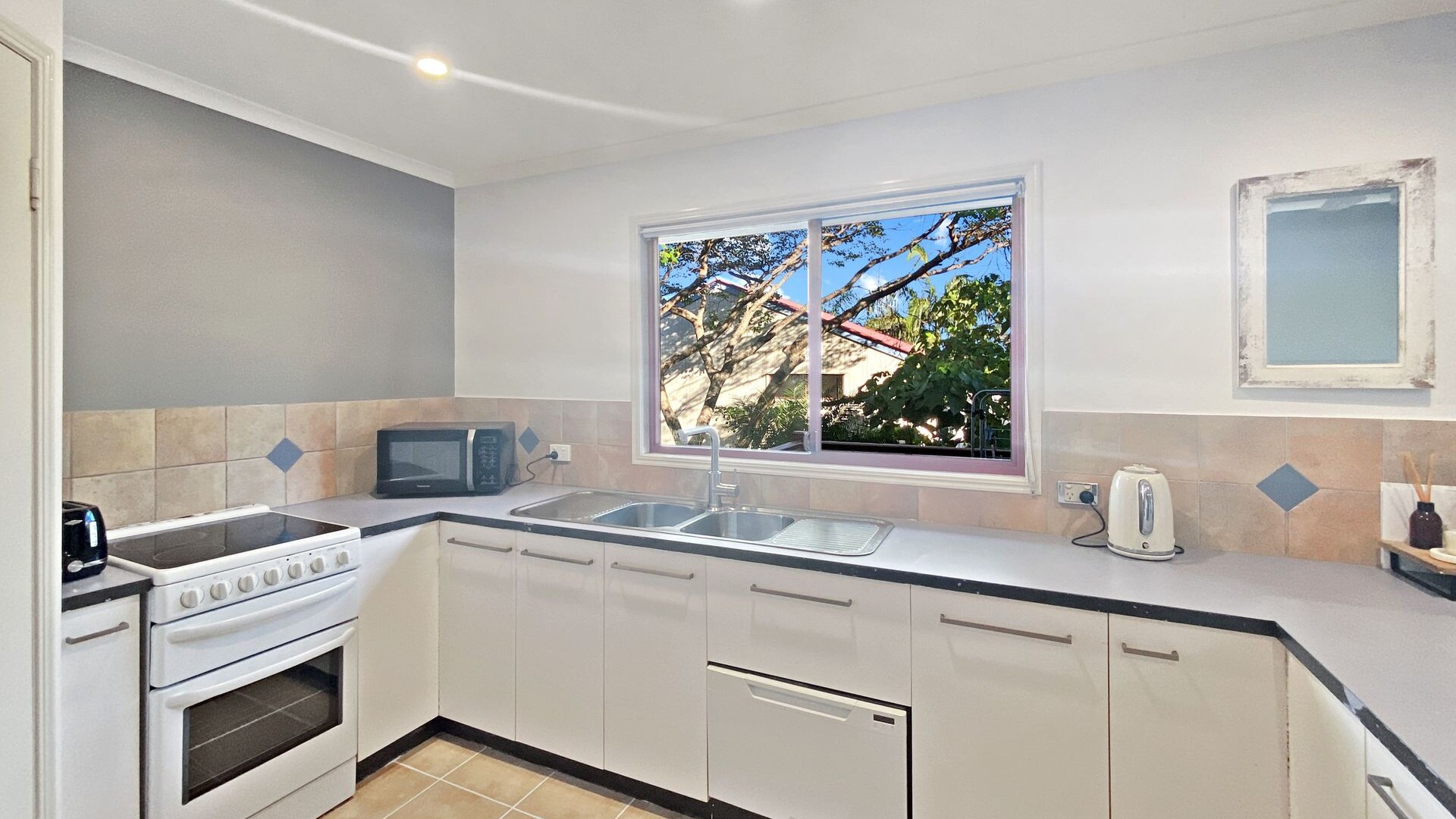 7/5 Barnes Drive, Buderim QLD 4556 - photo 7