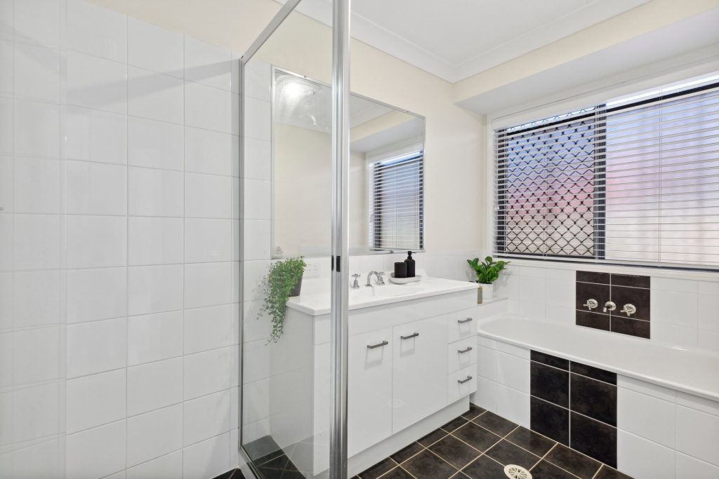 13 Coolamon Crescent, Beerwah QLD 4519 - photo 9