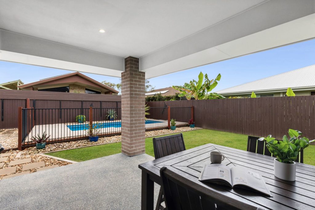 7 Sairs Street, Glass House Mountains QLD 4518 - photo 12