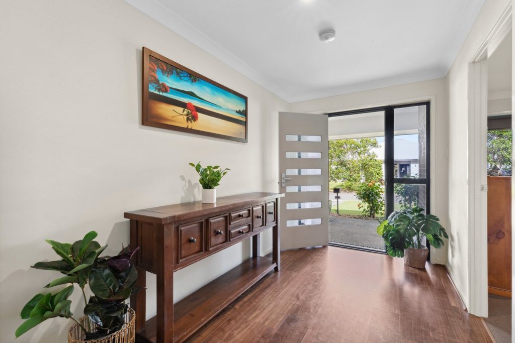7 Sairs Street, Glass House Mountains QLD 4518 - photo 3