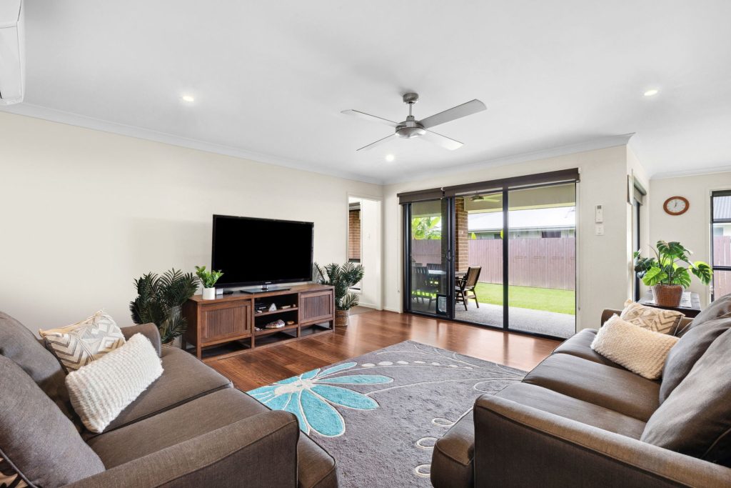 7 Sairs Street, Glass House Mountains QLD 4518 - photo 6