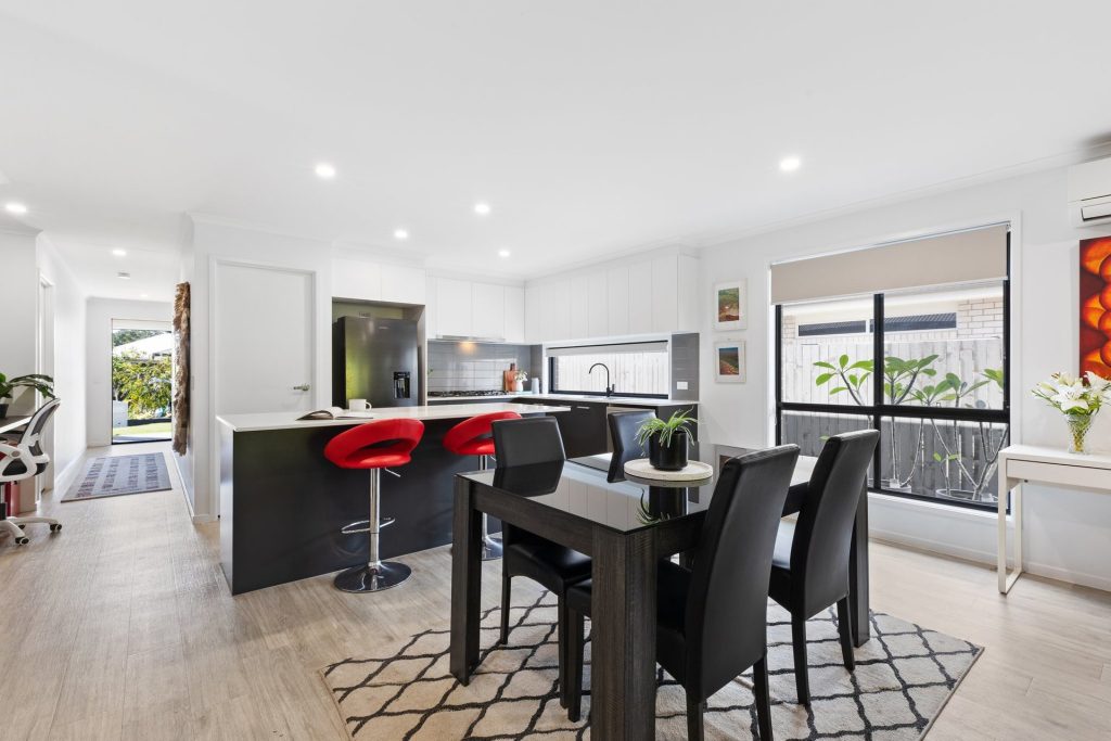 4 Pine Edge Drive, Landsborough QLD 4550 - photo 2