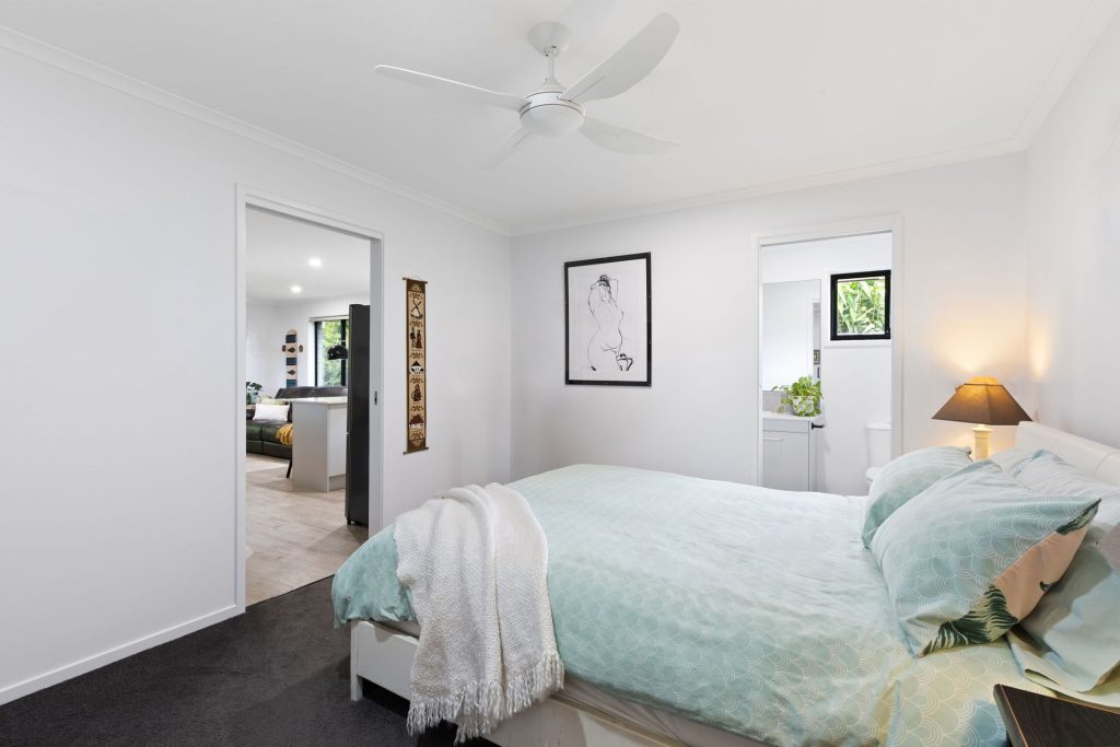 4 Pine Edge Drive, Landsborough QLD 4550 - photo 11