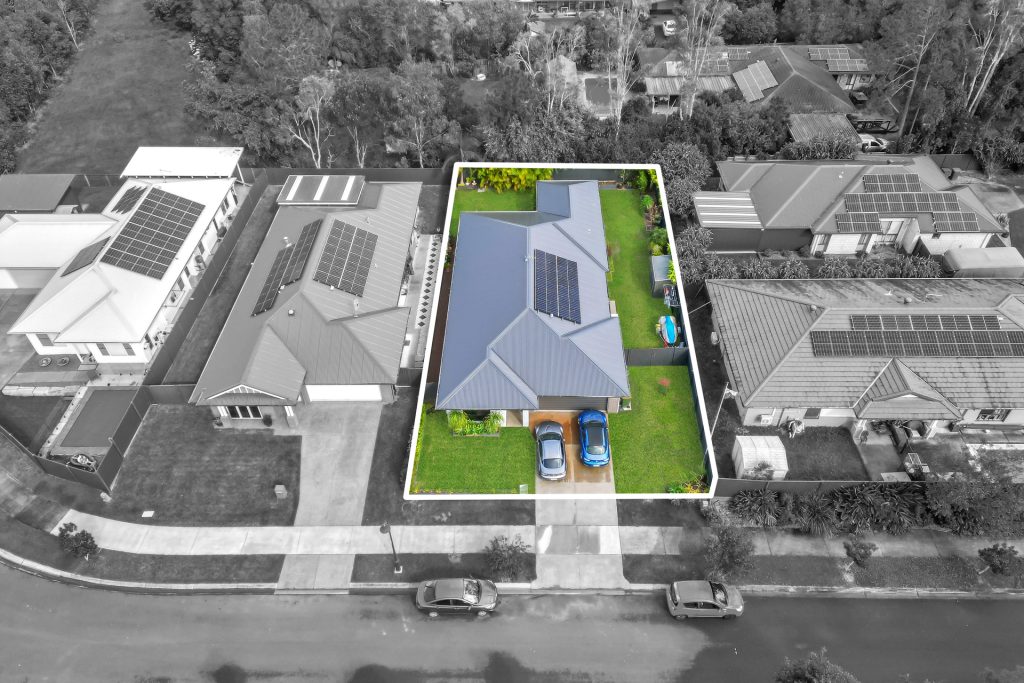 4 Pine Edge Drive, Landsborough QLD 4550 - photo 14