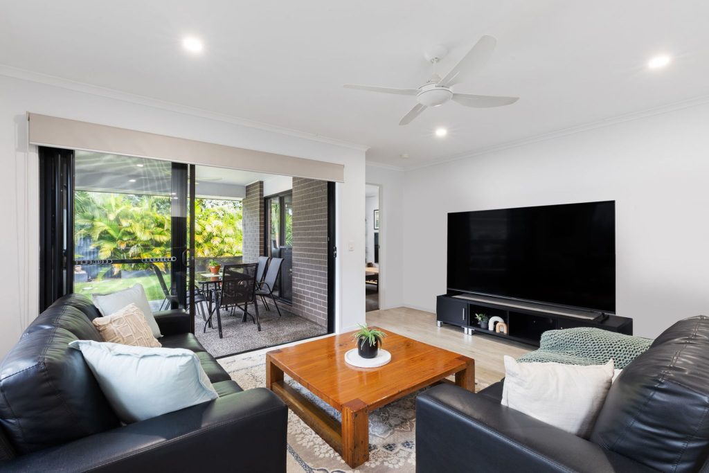 4 Pine Edge Drive, Landsborough QLD 4550 - photo 4