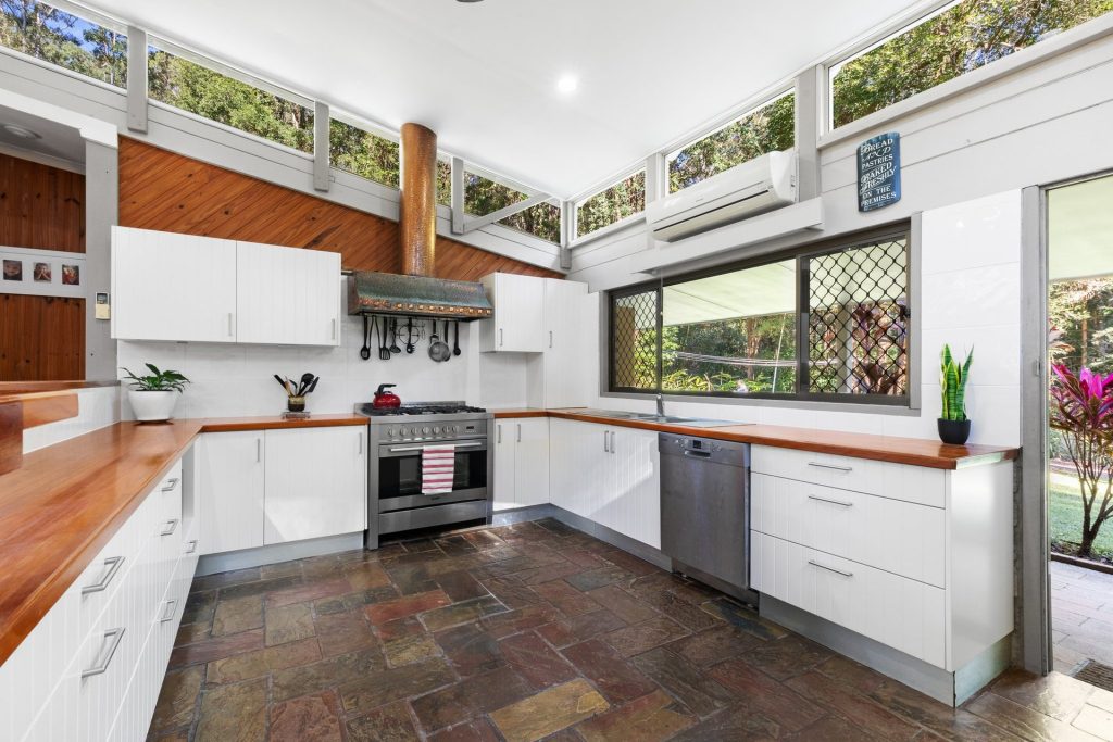 12 Raintree Court, Peachester QLD 4519 - photo 5
