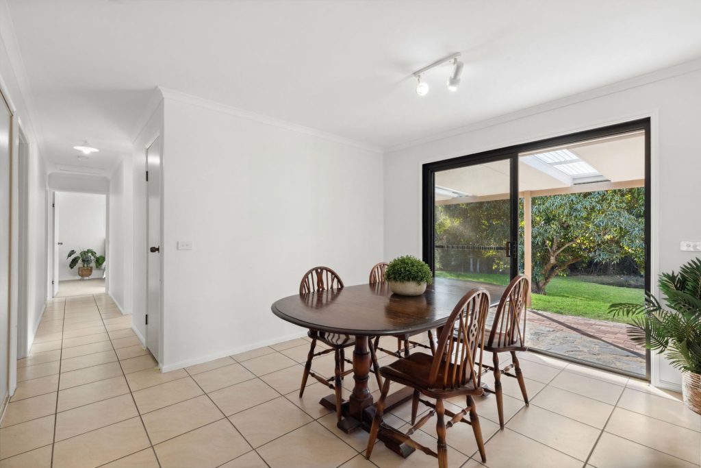 20 Pinelands Drive, Beerwah QLD 4519 - photo 5
