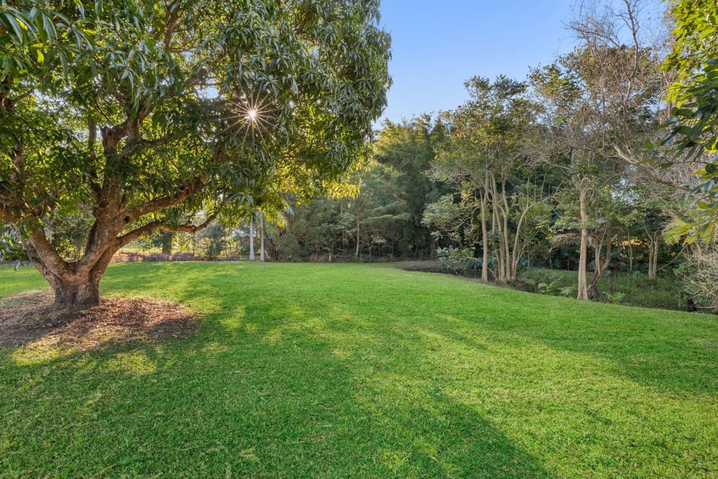 20 Pinelands Drive, Beerwah QLD 4519 - photo 10
