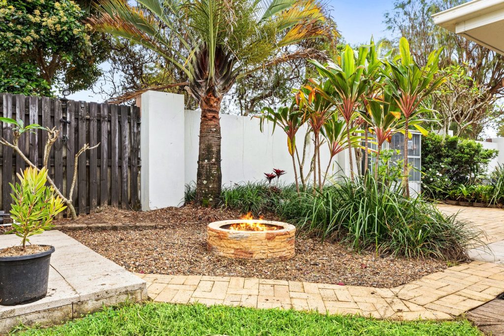 10 Heights Road, Beerwah QLD 4519 - photo 12