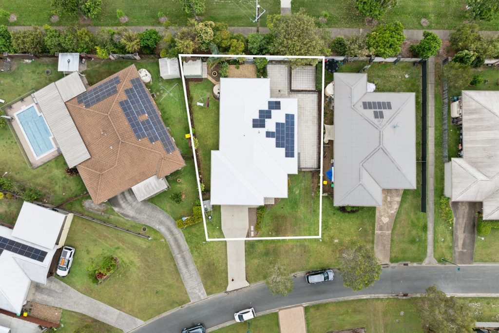10 Heights Road, Beerwah QLD 4519 - photo 14