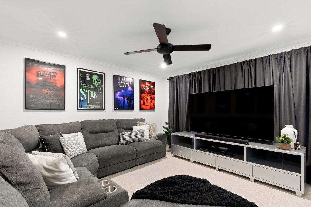 10 Heights Road, Beerwah QLD 4519 - photo 5