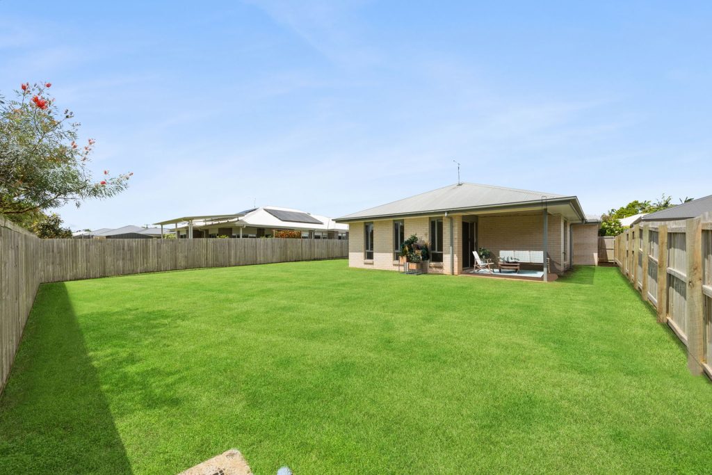 15 Albyn Place, Glass House Mountains QLD 4518 - photo 11