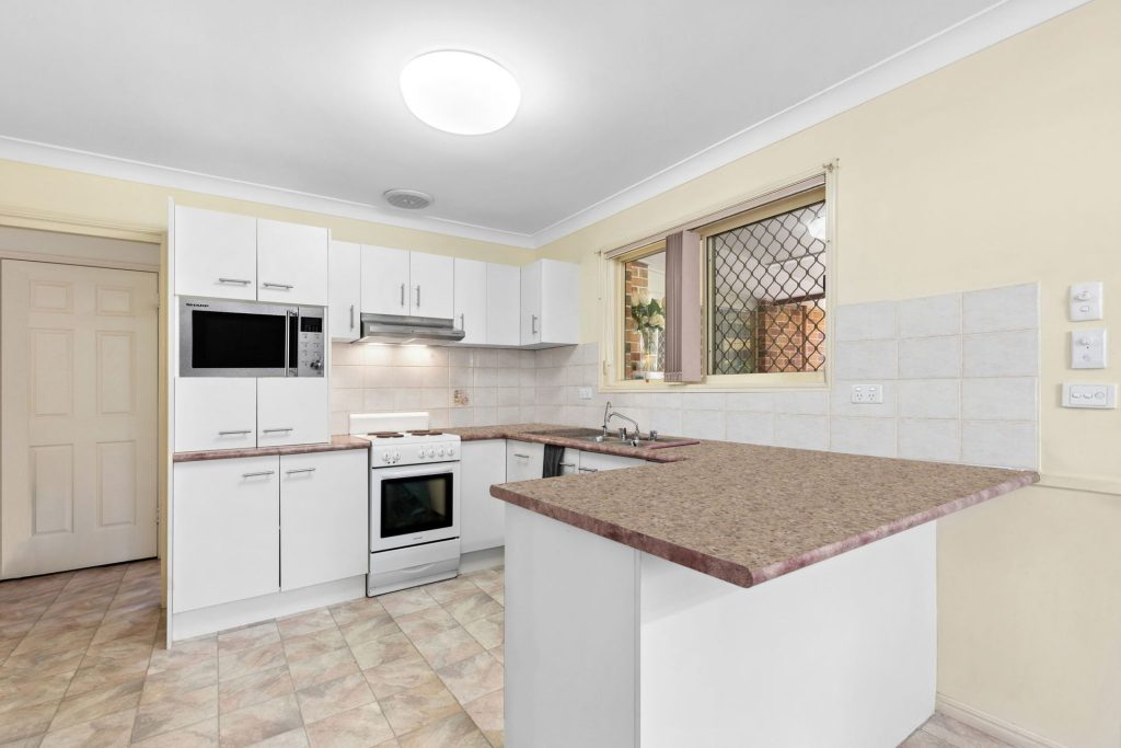 10 Knowles Place, Glass House Mountains QLD 4518 - photo 3