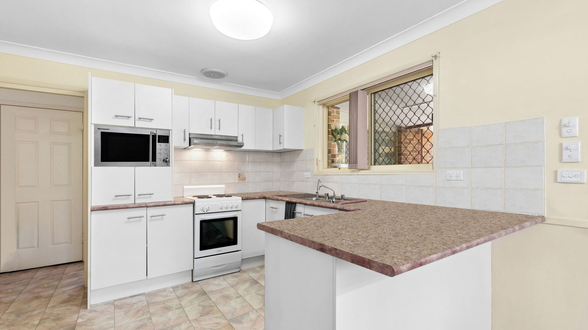 10 Knowles Place, Glass House Mountains QLD 4518 - photo 3