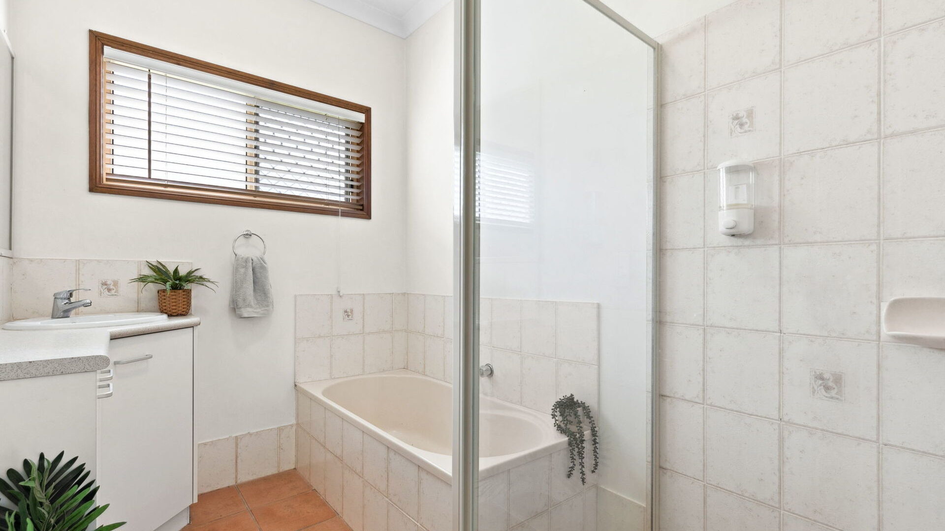 14 Sidney Drive, Beerwah QLD 4519 - photo 10