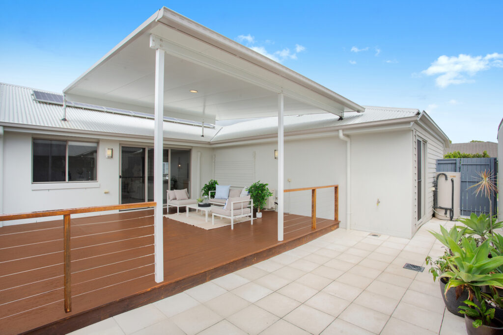 Sold - 2/2 Haslewood Crescent - New Property in Meridan Plains - Real Estate by Nicki Colam