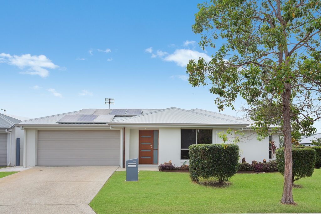 Sold - 2/2 Haslewood Crescent - New Property in Meridan Plains - Real Estate by Nicki Colam