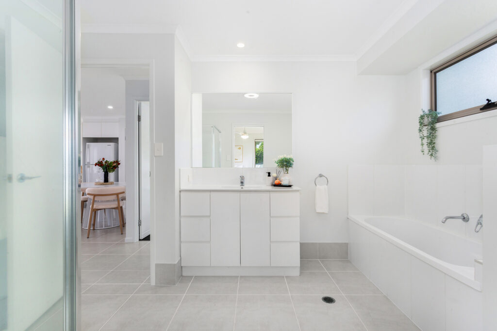 Sold - 2/2 Haslewood Crescent - New Property in Meridan Plains - Real Estate by Nicki Colam