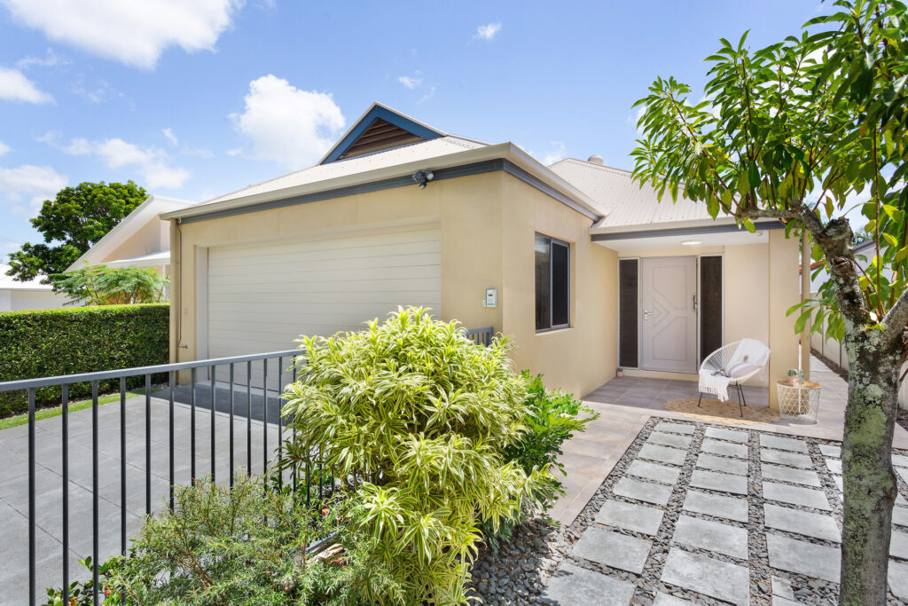 Sold - 20 Barbuda Circuit - New Property in Kawana Island - Real Estate by Louise Webb