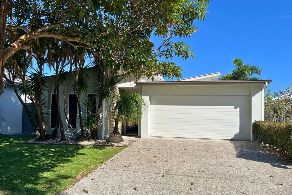 Sold - 6 Silkpod Street - New Property in Meridan Plains - Real Estate by Nicki Colam