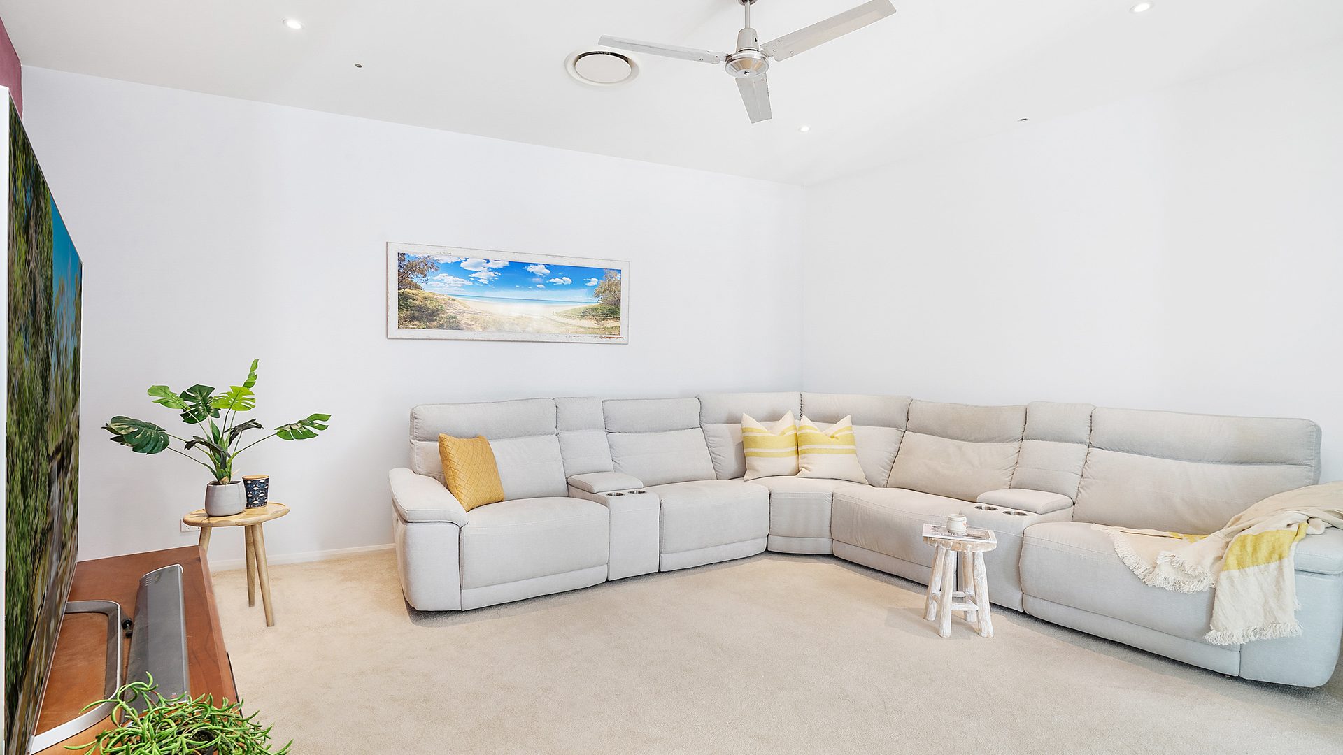 Sold - 8 Bellanboe Circuit - New Property in Pelican Waters - Real Estate by Jodie Hedley-Ward