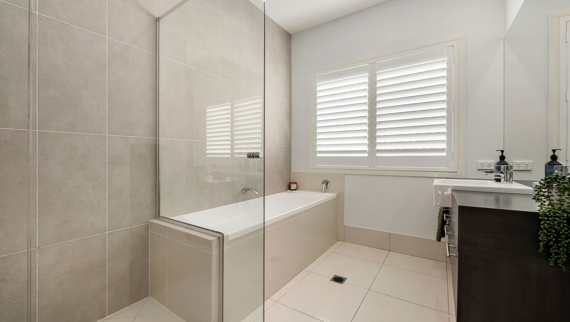 Sold - 8 Bellanboe Circuit - New Property in Pelican Waters - Real Estate by Jodie Hedley-Ward