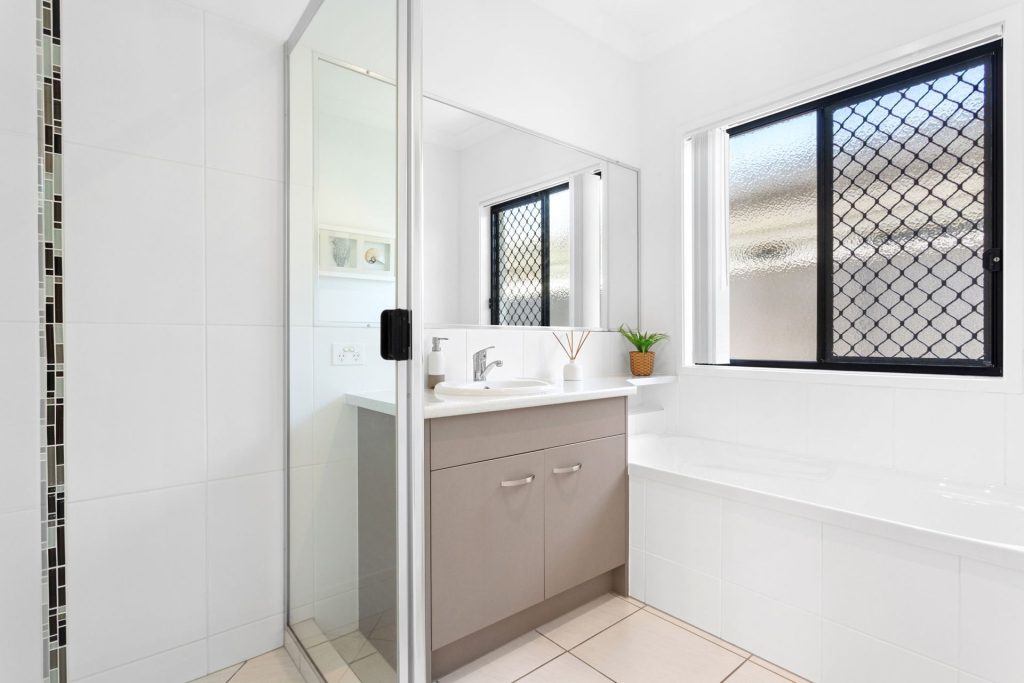 Sold - 5 Scribbly Gum Drive - New Property in Meridan Plains - Real Estate by Nicki Colam