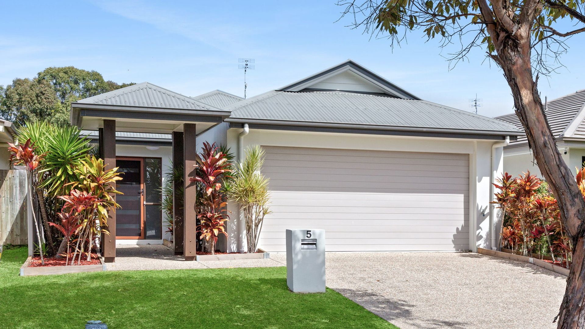 Sold - 5 Scribbly Gum Drive - New Property in Meridan Plains - Real Estate by Nicki Colam
