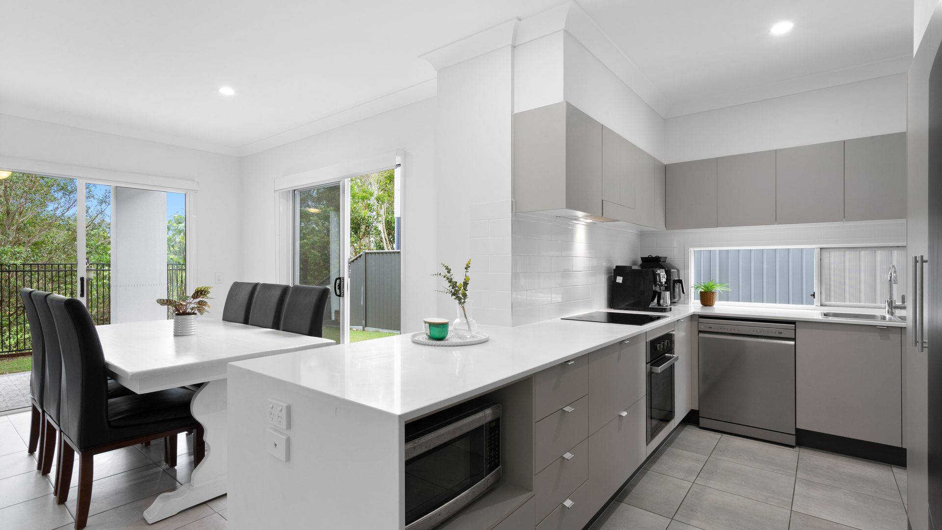 Sold - 28 Magnetic Lane - New Property in Meridan Plains - Real Estate by Nicki Colam
