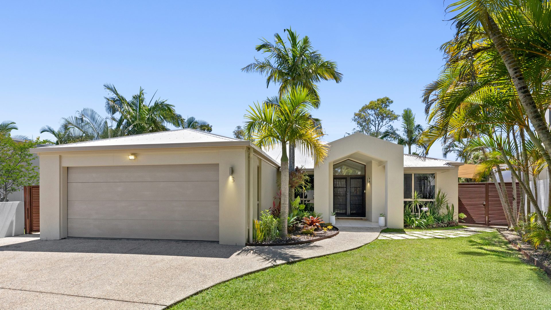Sold - 6 Tortola Place - New Property in Kawana Island - Real Estate by David Hedley-Ward